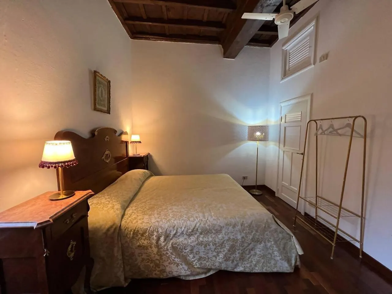 The Charm Of Trastevere ローマ アパート